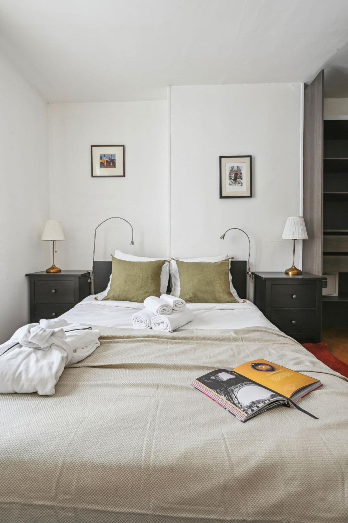Eiffel Tower & Hotel Des Invalides - 1Br - Cityapartmentstay París Exterior foto